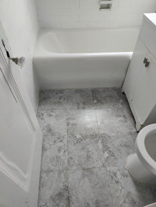 Building Photo - 15395 Linwood St