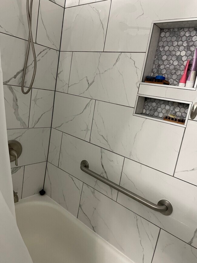 Building Photo - 3606 S Depew St