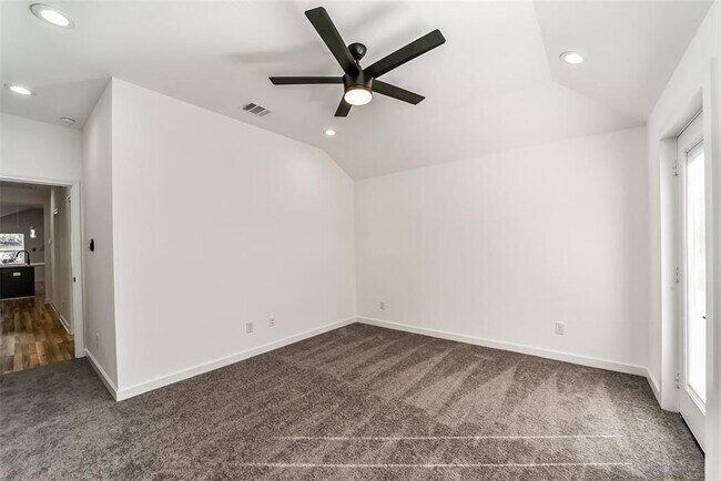 Building Photo - 5714 Beldart St