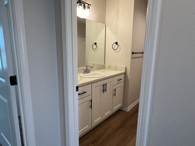 Building Photo - Brand New Home In Nixa!