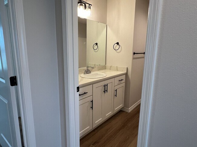 Building Photo - PRE-LEASING! South Nixa 3 Bedroom Family Home