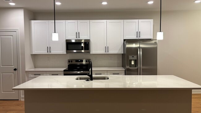 Building Photo - 4817 Victoria Ave