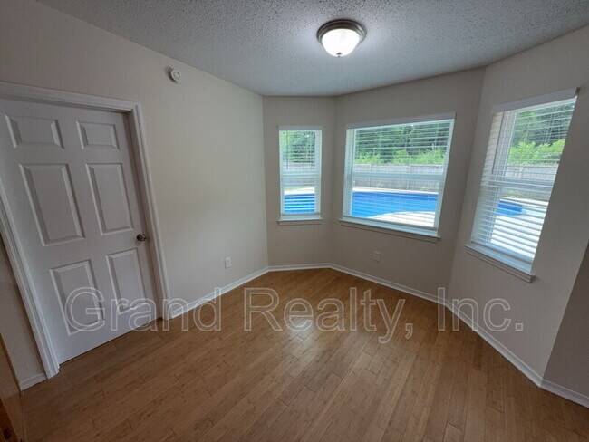 Building Photo - 4429 Amberwood Cir