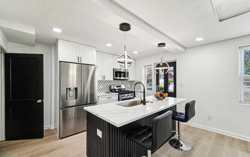 Building Photo - 917 Reverdy Rd