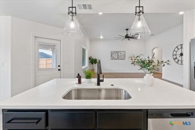 Building Photo - 6019 Catania Rd