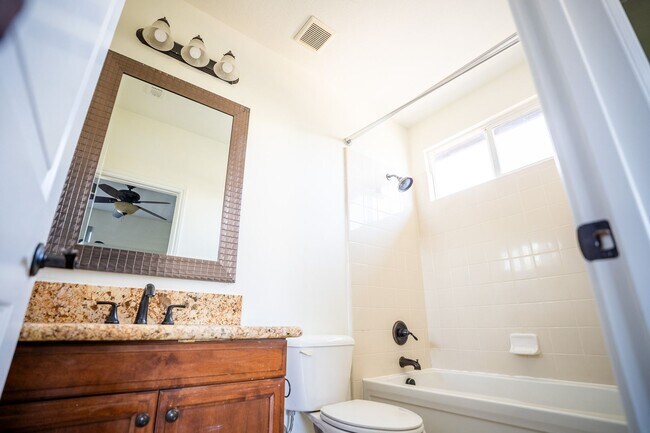 Building Photo - Exceptional estate Located In the highly desirable College Park Community.