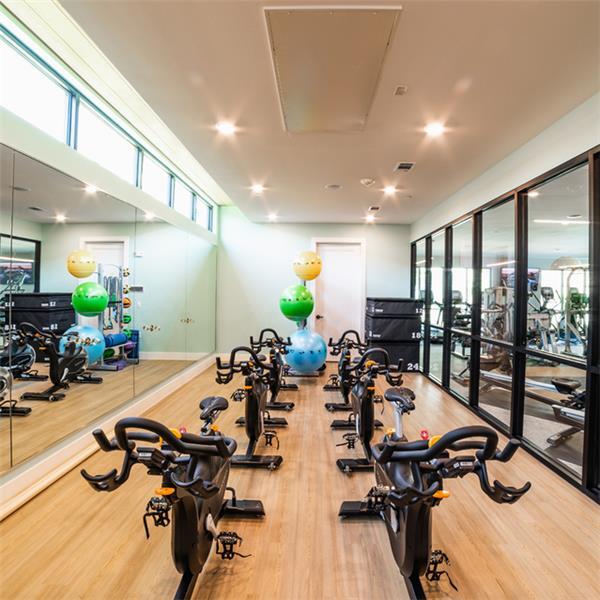 Building Photo - 1300 W 5th St