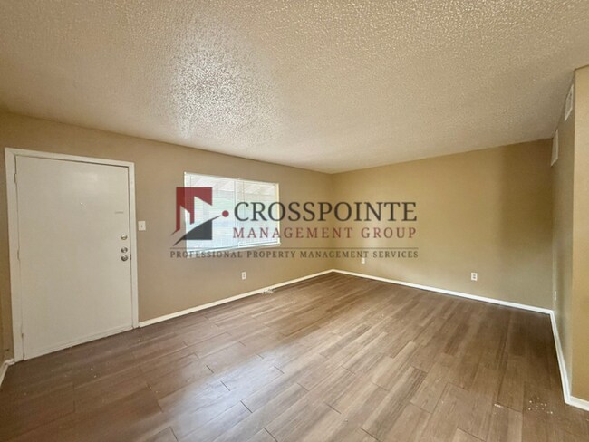 Building Photo - AVAILABLE! 1 Bed 1 Bath Apartment Near Downtown Tyler!