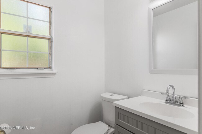 Building Photo - 330 Sunrise Cir