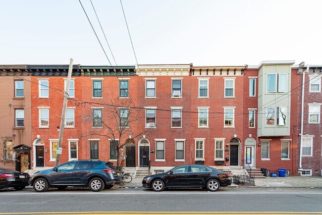 Building Photo - Four Bed Graduate Hospital Home