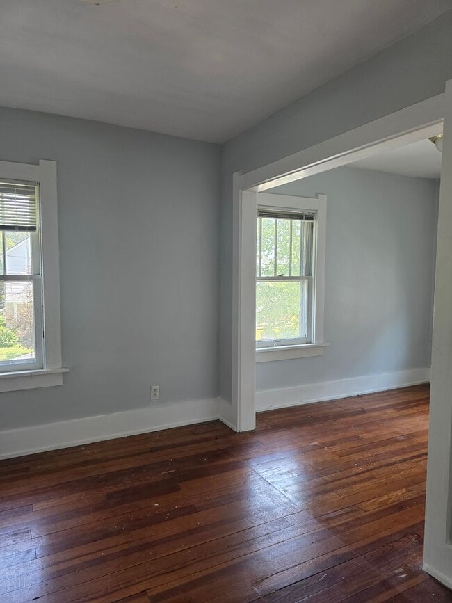 Building Photo - Cozy home in BG