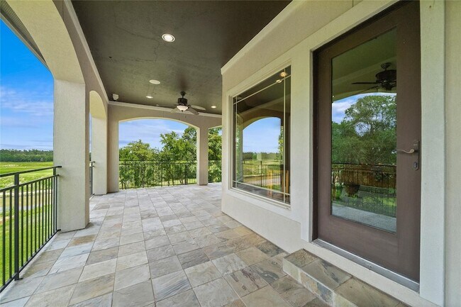 Building Photo - 19182 Grandview Point