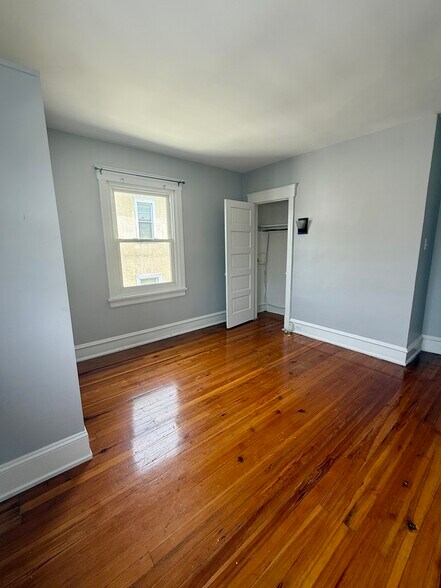 Building Photo - 104 Forrest Ave