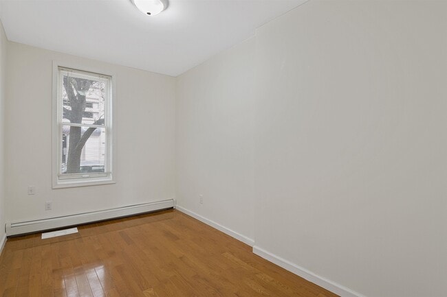 Building Photo - 15 Wayne St