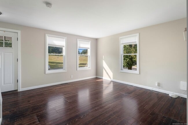 Building Photo - 884 Highland Ave