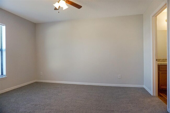 Building Photo - 960 Woodlark Dr