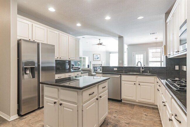 Building Photo - 5221 China Garden Dr