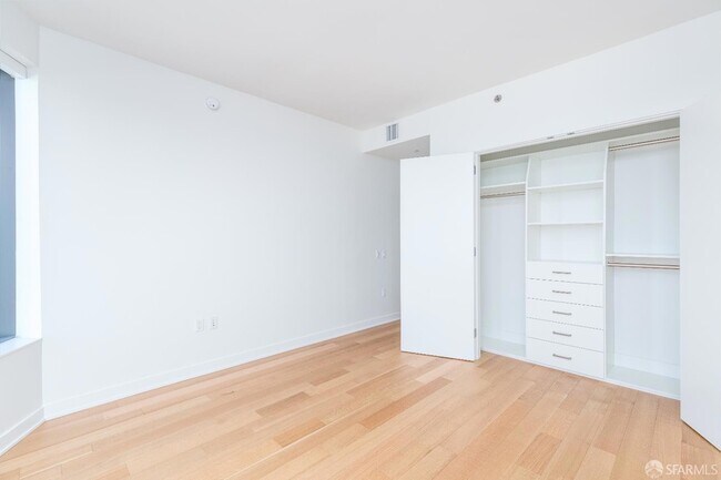 Building Photo - 280 Spear St