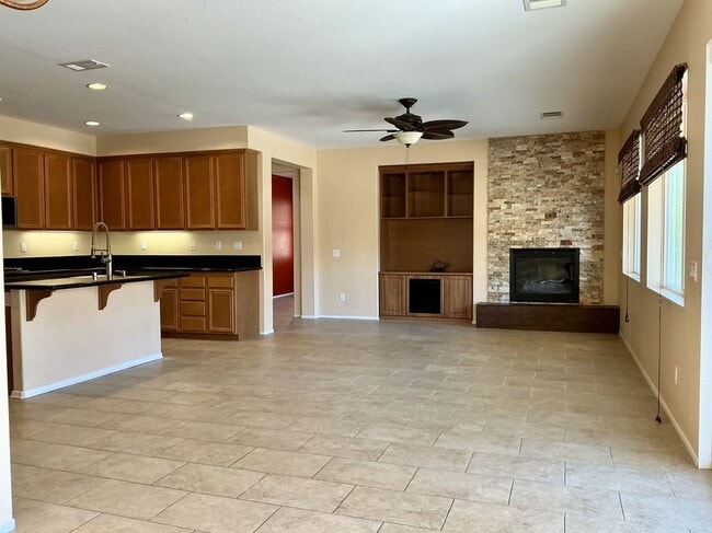 Building Photo - 43426 Lago Brezza Dr