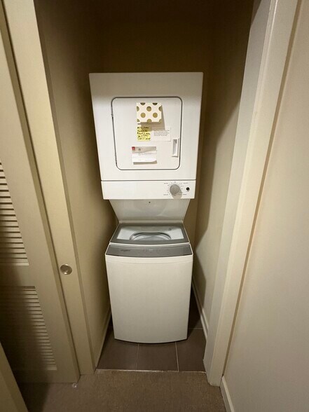 Building Photo - 200 Manufacturers Rd