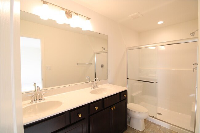 Building Photo - 37 Wingtip Ct