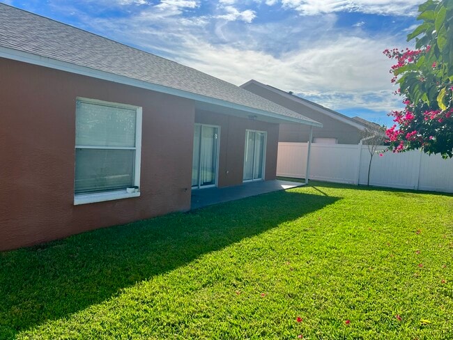 Building Photo - 1420 Alexander Way