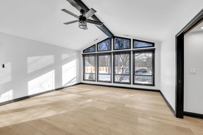 Building Photo - 15160 W Oak Spring Rd