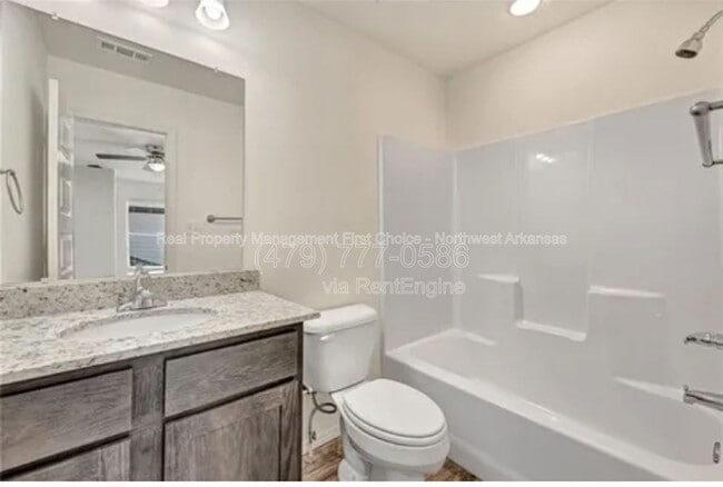 Building Photo - 820 S Benchmark Ln