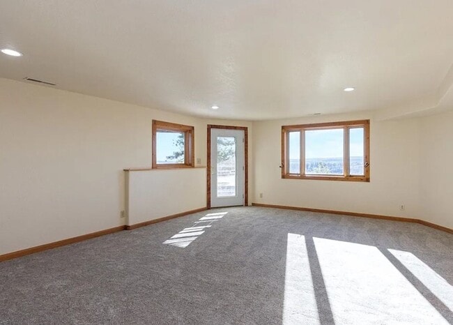 Building Photo - Private 19-Acre Retreat Minutes from Billings & Laurel