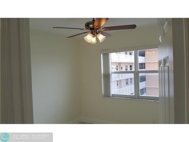 Building Photo - 121 Golden Isles Dr
