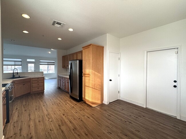 Building Photo - 5406 Martingale Ct