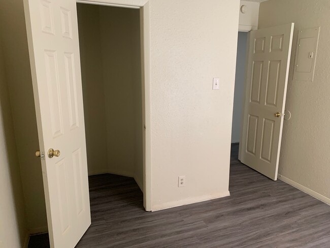 Building Photo - 8305 Garcreek Cir