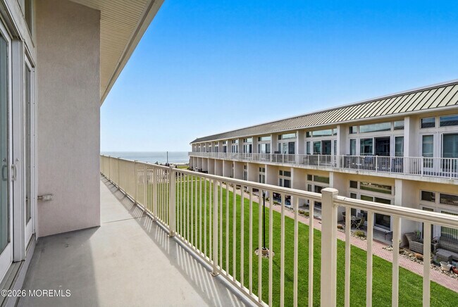 Building Photo - 448 Ocean Ave N