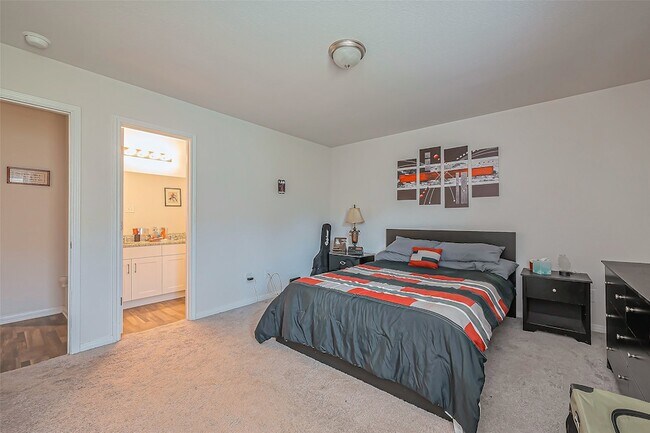 Building Photo - 15708 Del Norte Dr