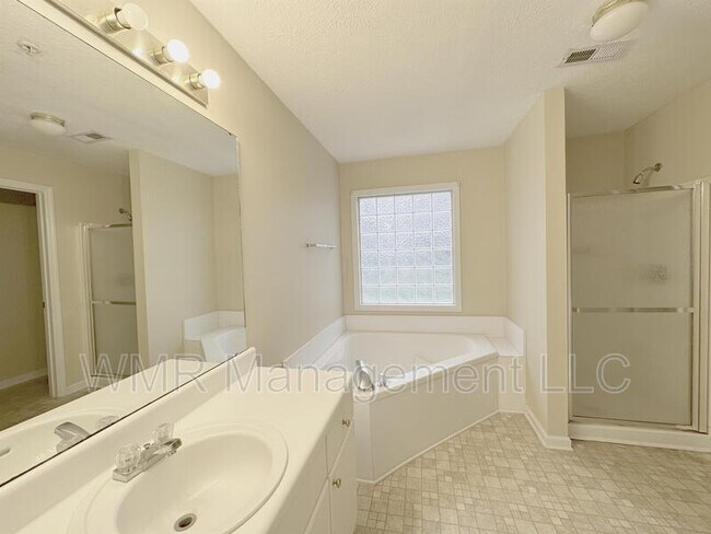 Building Photo - 410 Bubble Creek Ct