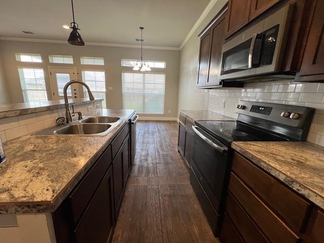 Building Photo - 3933 Carrera Ln