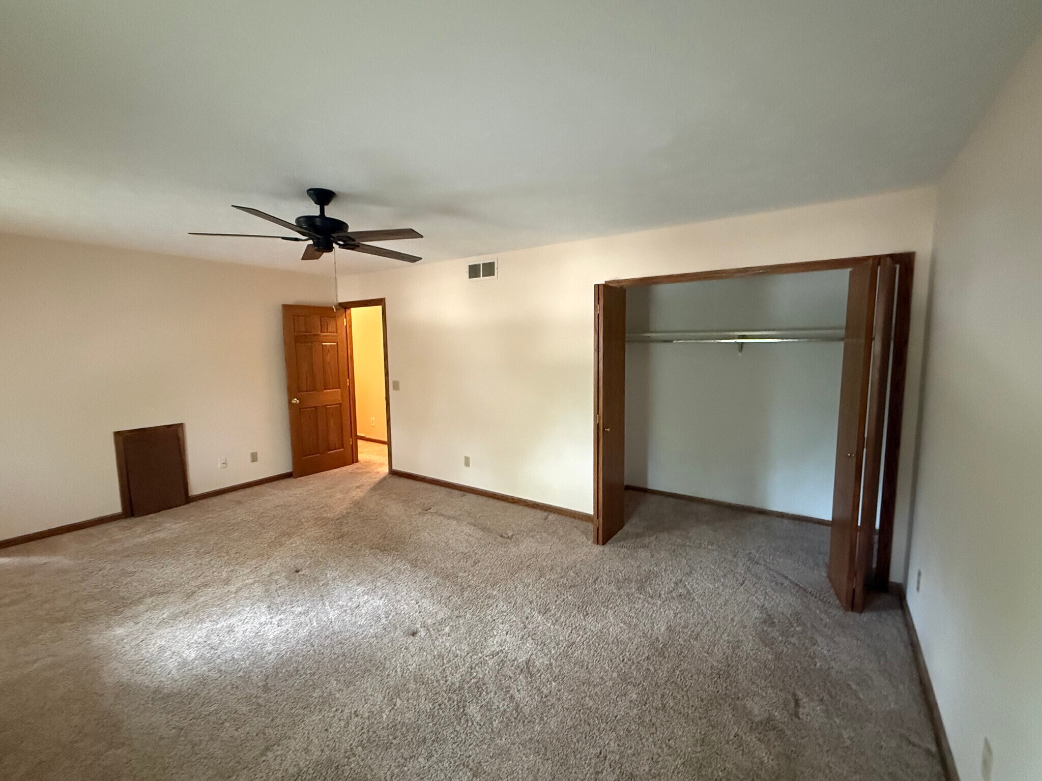 Building Photo - 4669 Pinehurst Dr