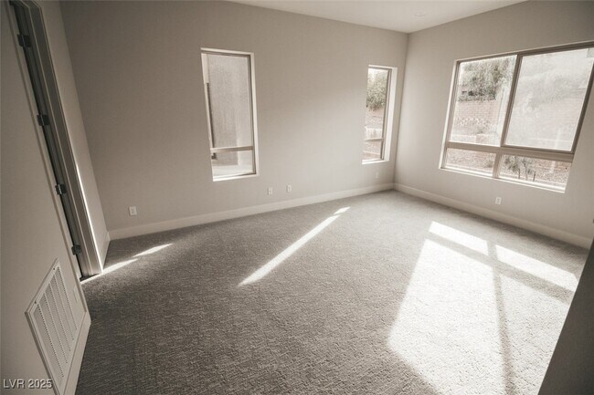 Building Photo - 4277 Solace St