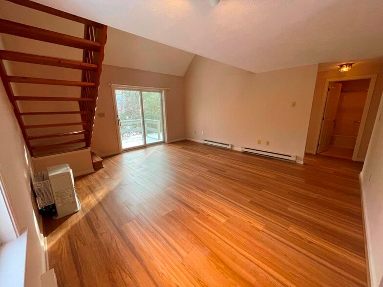 Building Photo - 2 Chickadee Ln