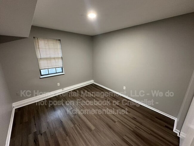 Building Photo - 9213 E 54th Terrace