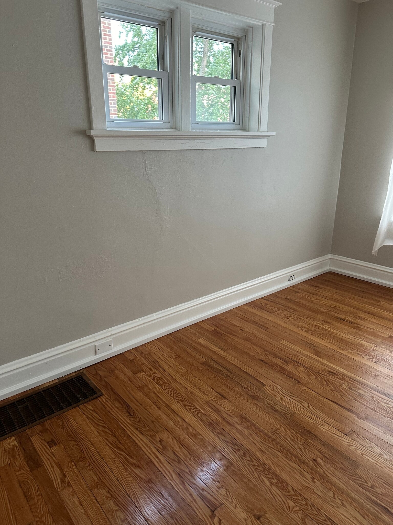 Front Room - 1149 Louisville Ave