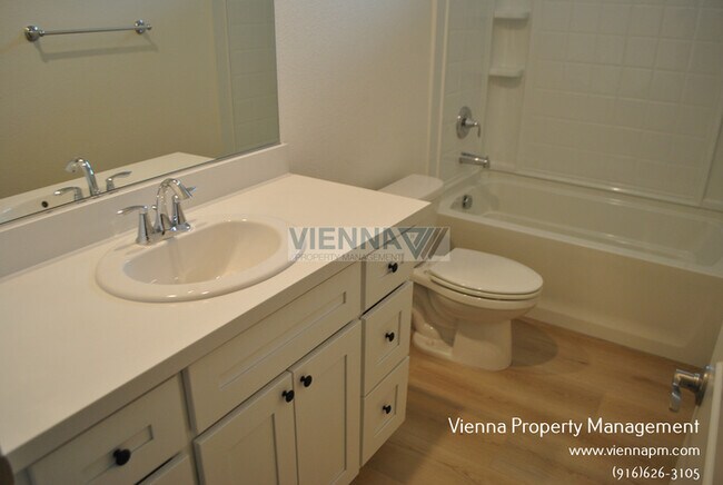 Building Photo - 525 Fox Hunt Wy