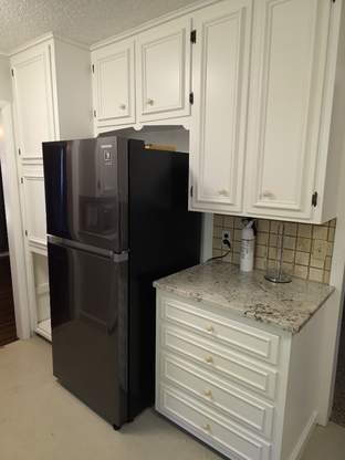 Building Photo - "Spacious 3-Bedroom Gem with 2300 Sq Ft in...