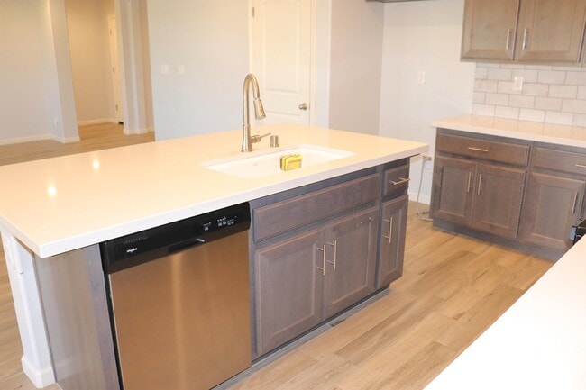 Building Photo - 1884 Clover Drive