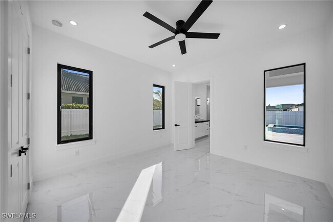 Building Photo - 4016 Chiquita Blvd S