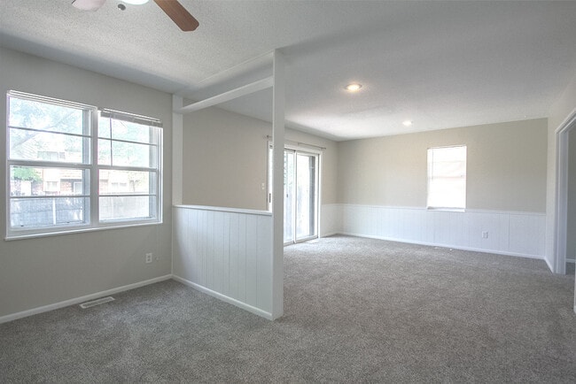 Building Photo - 10724 W 88th Terrace