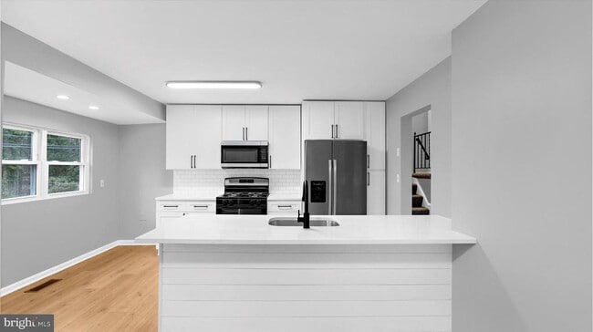 Building Photo - 8009 Nolcrest Rd