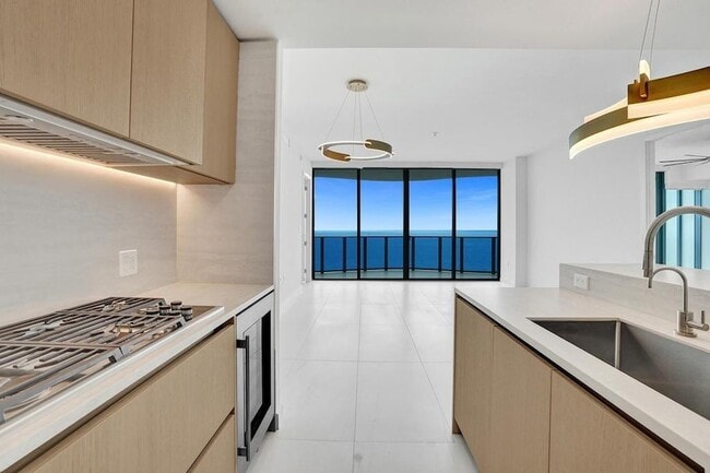 Building Photo - 900 N Ocean Blvd