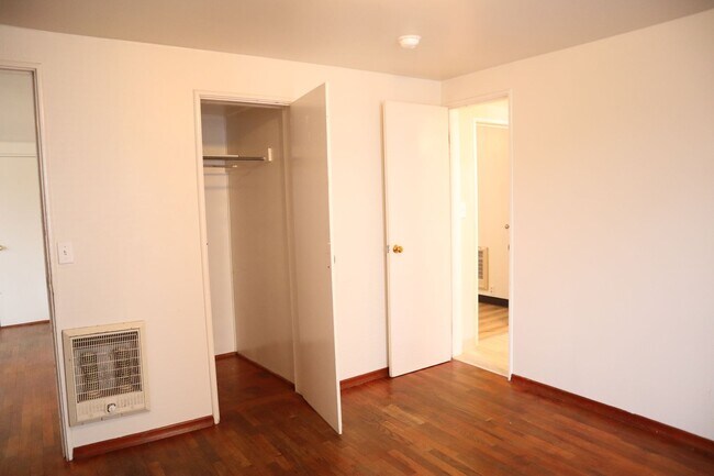 Building Photo - r401ALL