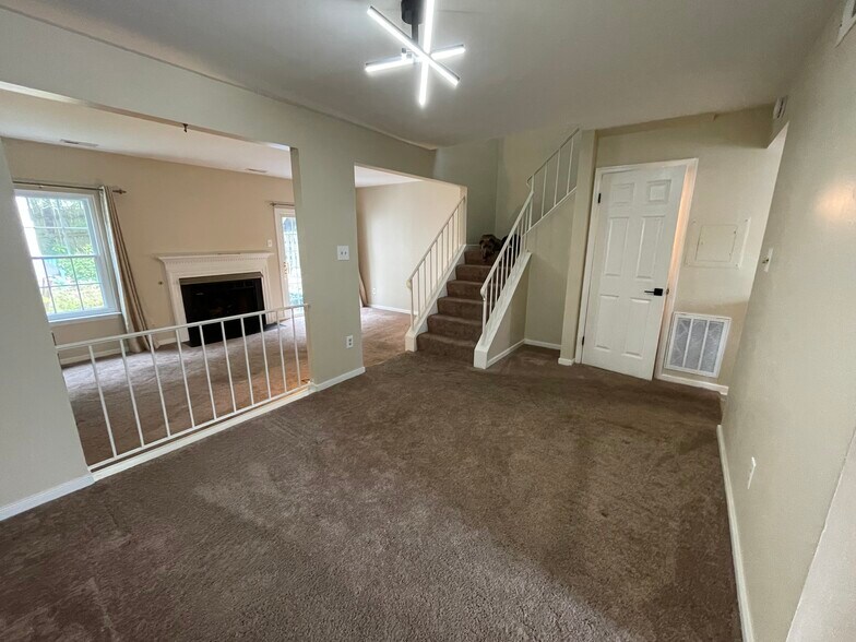 Building Photo - 11667 Timberly Waye